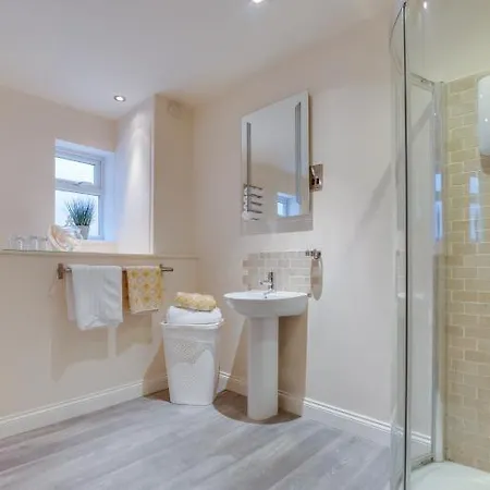 Number 3 Pier Road 公寓 *