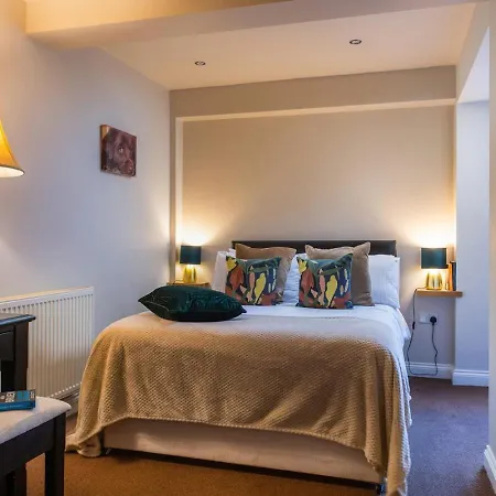 Number 3 Pier Road Whitby