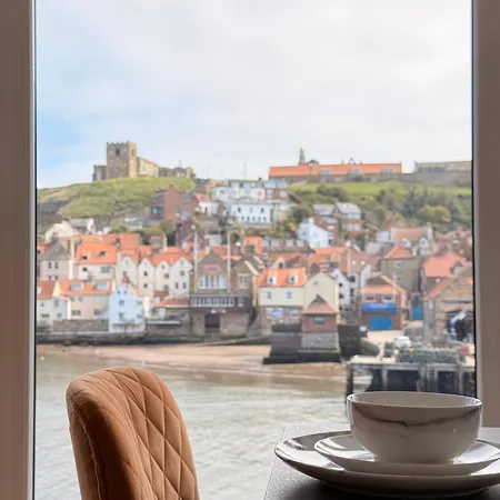 Number 3 Pier Road * Whitby