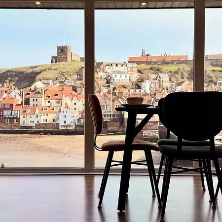 Number 3 Pier Road * Whitby