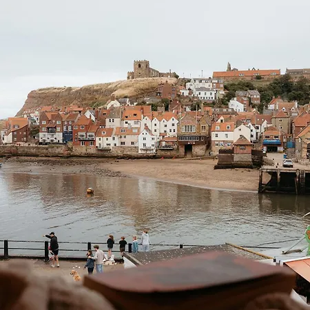 Number 3 Pier Road * Whitby